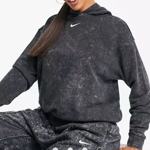 Nike Women's Black Hoodie Sweater